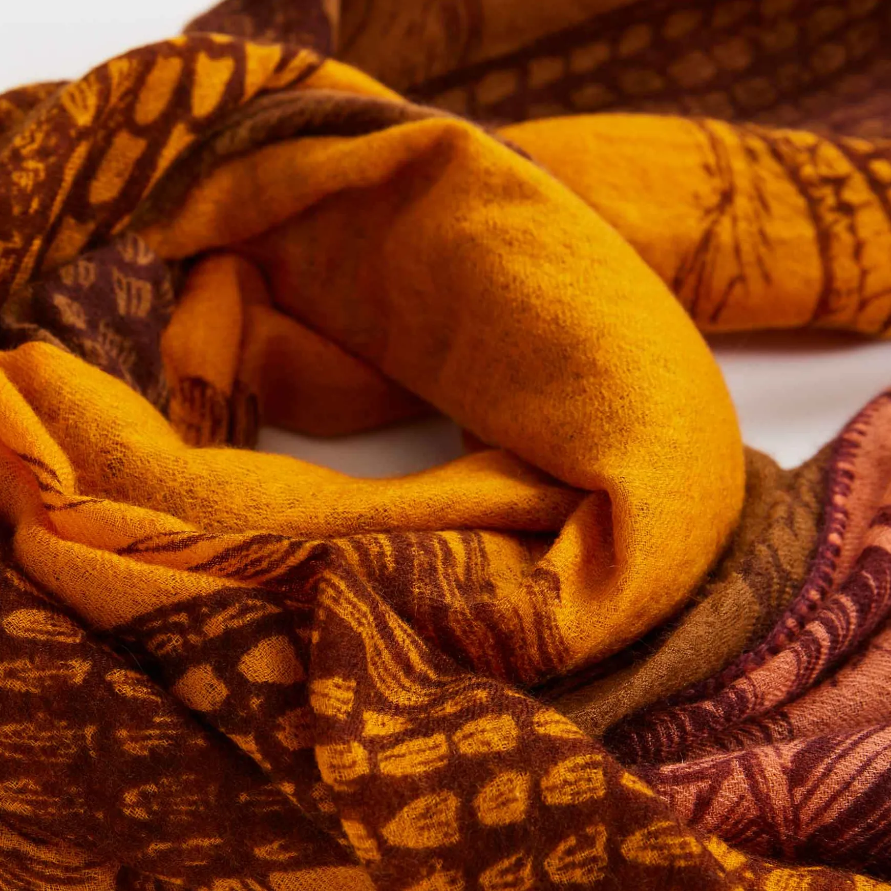 Scarf Patch Garden Eden